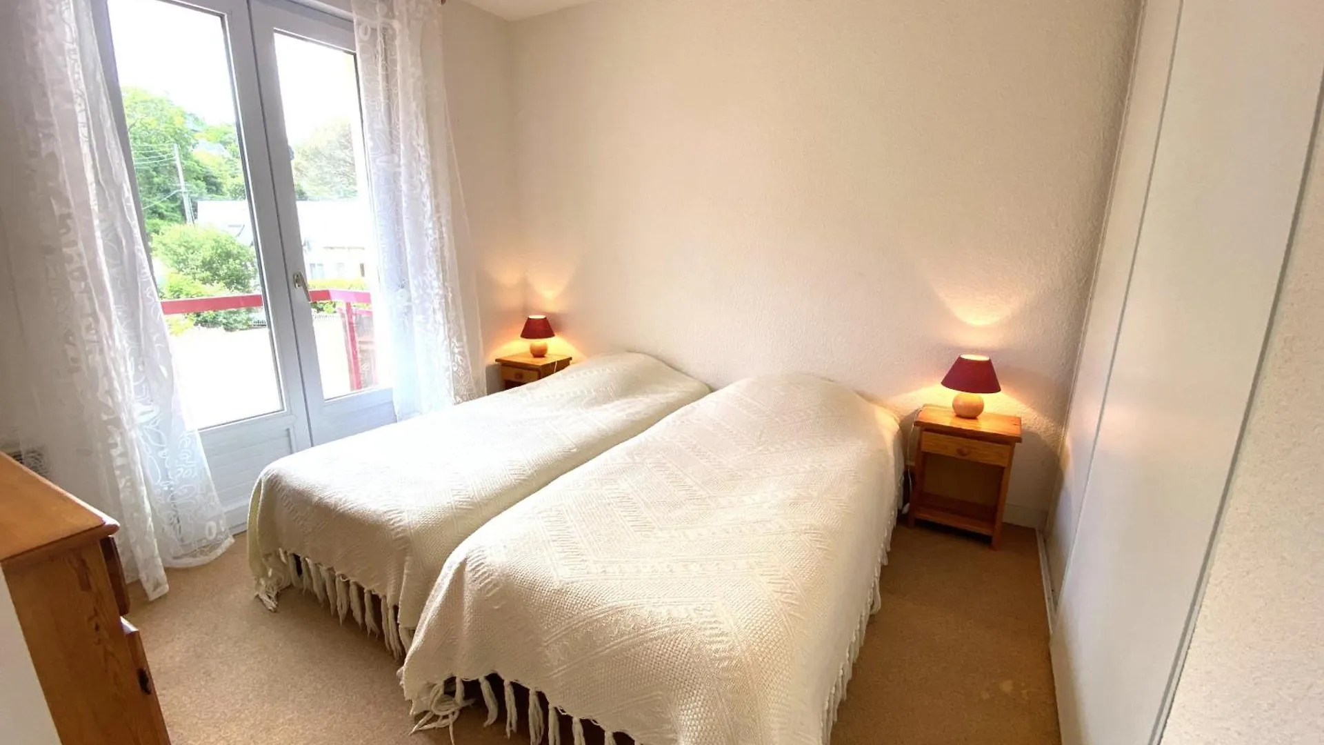 Appartement Vue Mer A 200M De La Plage De Trestraou A Perros-Guirec - Ref 507