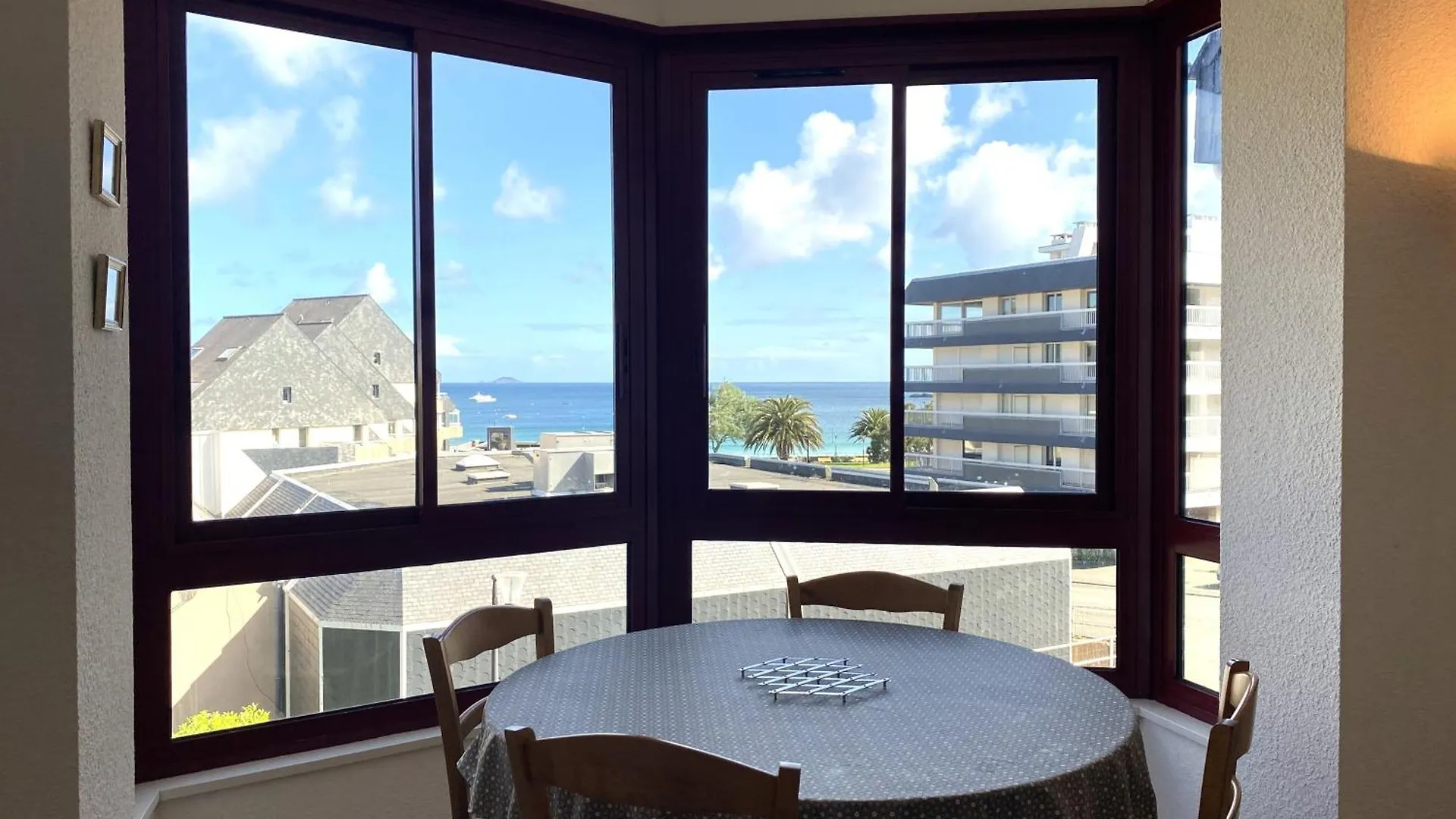 Appartement Vue Mer A 200M De La Plage De Trestraou A Perros-Guirec - Ref 507